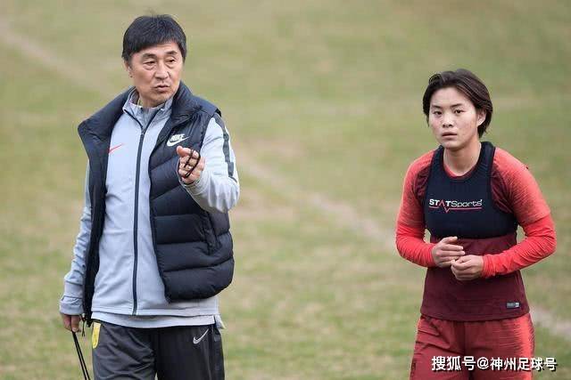 泽连斯基与特朗普的紧张关系加剧，乌克兰面临困境
